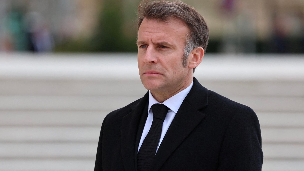 Emmanuel Macron se rend au Japon pour trouver des solutions, le temps presse pour Tokyo